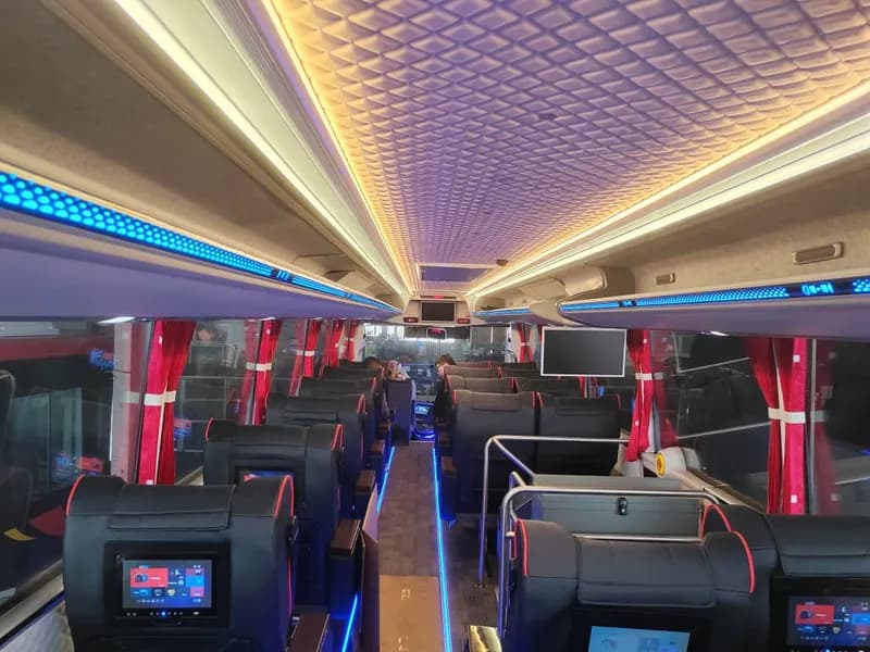 Passenger cabin interior (medium resolution)