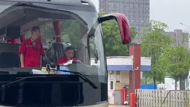 qoqnous-bus-545.mp4