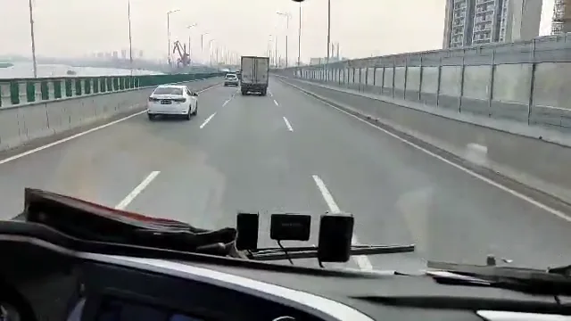 qoqnous-bus-551.mp4
