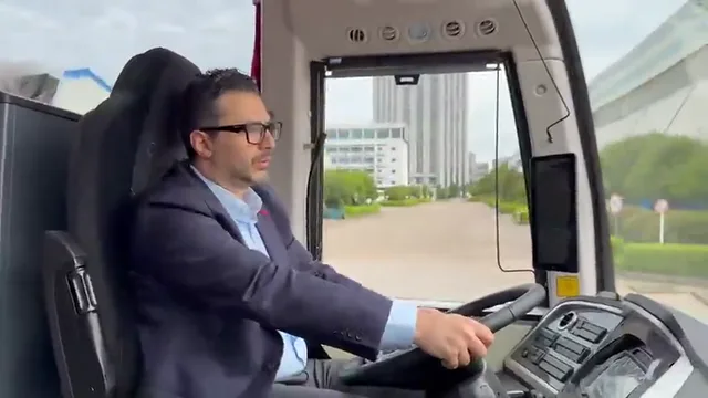 qoqnous-bus-647.mp4